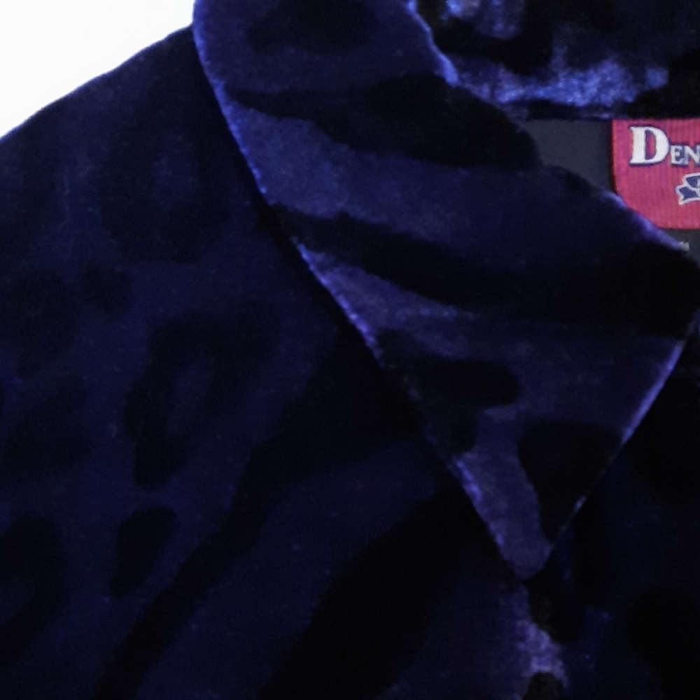 Denim and Co button up velour collar shirt.